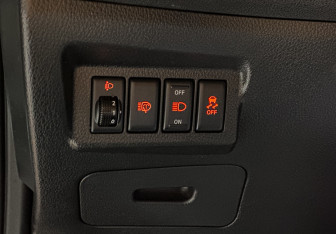 Подержанный автомобиль Nissan X-Trail 2012 года (18 фото)
