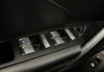 Подержанный автомобиль Geely Atlas Pro 2022 года (19 фото)