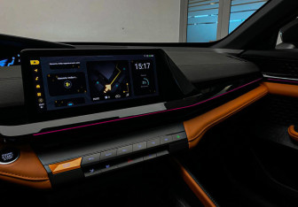 Подержанный автомобиль Changan UNI-V 2023 года (16 фото)