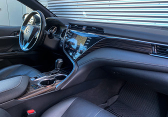Подержанный автомобиль Toyota Camry Sedan 2019 года (10 фото)