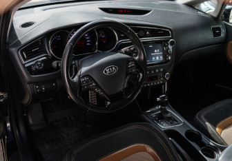 Подержанный автомобиль Kia Ceed Wagon 2017 года (10 фото)