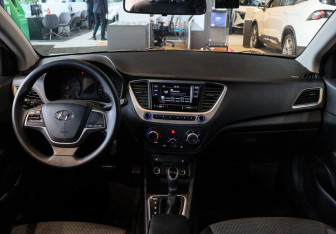 Подержанный автомобиль Hyundai Solaris Sedan 2017 года (16 фото)