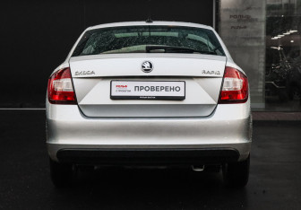 Подержанный автомобиль Skoda Rapid Liftback 2019 года (5 фото)