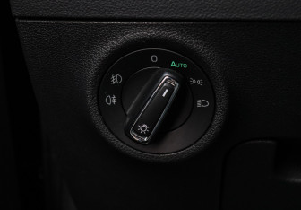 Подержанный автомобиль Skoda Karoq 2020 года (24 фото)
