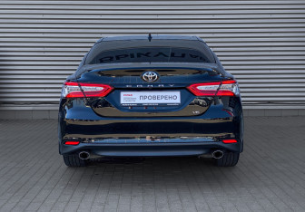 Подержанный автомобиль Toyota Camry Sedan 2023 года (6 фото)