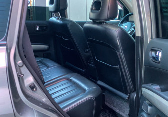 Подержанный автомобиль Nissan X-Trail 2012 года (8 фото)