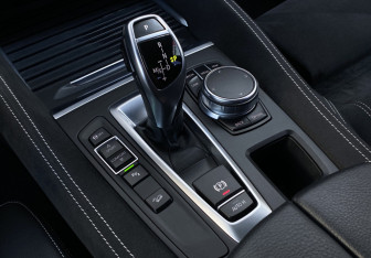 Подержанный автомобиль BMW X6 2017 года (19 фото)