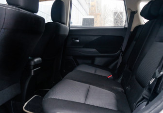 Подержанный автомобиль Mitsubishi Outlander 2018 года (10 фото)