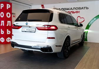 Подержанный автомобиль BMW X7 2020 года (4 фото)