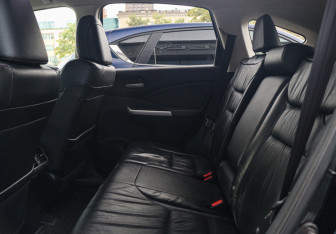 Подержанный автомобиль Honda CR-V 2013 года (8 фото)