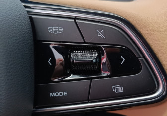 Подержанный автомобиль Geely Okavango 2023 года (24 фото)