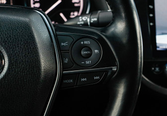 Подержанный автомобиль Toyota Camry Sedan 2018 года (23 фото)