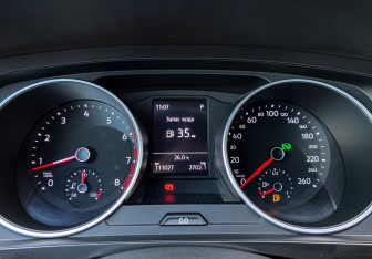 Подержанный автомобиль Volkswagen Tiguan 2019 года (25 фото)