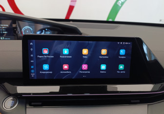 Подержанный автомобиль Changan UNI-V 2024 года (18 фото)