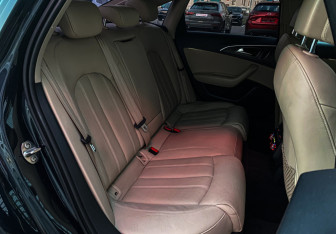 Подержанный автомобиль Audi A6 Sedan 2017 года (10 фото)