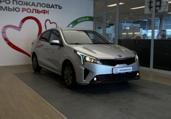 Подержанный автомобиль Kia Rio Sedan 2021 года (3 фото)