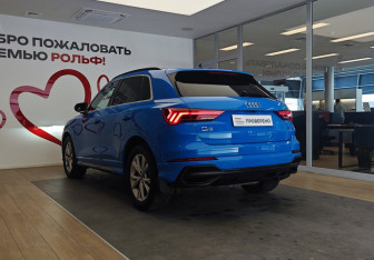Подержанный автомобиль Audi Q3 2020 года (6 фото)