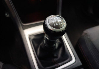 Подержанный автомобиль Subaru WRX 2014 года (14 фото)