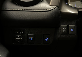 Подержанный автомобиль Toyota RAV4 2017 года (23 фото)