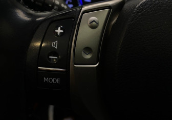 Подержанный автомобиль Lexus ES 2012 года (23 фото)