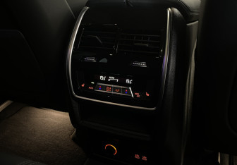 Подержанный автомобиль BMW X5 2025 года (10 фото)
