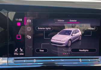 Подержанный автомобиль Volkswagen Golf Hatchback 2021 года (26 фото)