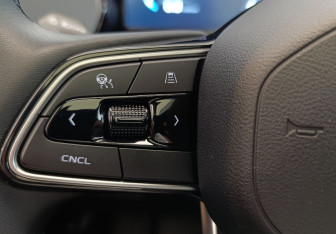 Подержанный автомобиль Geely Monjaro 2023 года (22 фото)