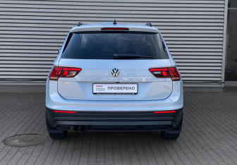 Подержанный автомобиль Volkswagen Tiguan 2019 года (6 фото)