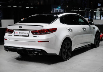 Подержанный автомобиль Kia Optima Sedan 2018 года (4 фото)