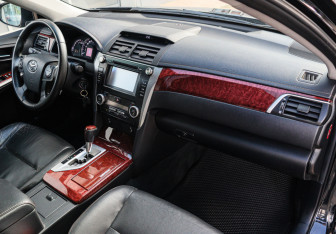 Подержанный автомобиль Toyota Camry Sedan 2012 года (7 фото)