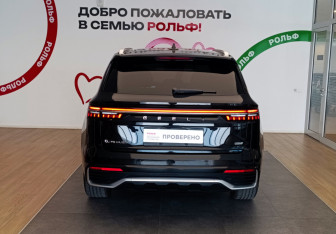 Подержанный автомобиль Geely Monjaro 2025 года (5 фото)