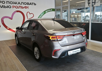 Подержанный автомобиль Kia Rio Sedan 2020 года (6 фото)