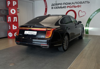 Подержанный автомобиль Hongqi H9 2024 года (4 фото)