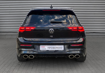 Подержанный автомобиль Volkswagen Golf R Hatchback 2021 года (6 фото)