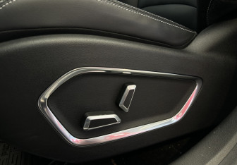 Подержанный автомобиль Geely Atlas Pro 2022 года (13 фото)