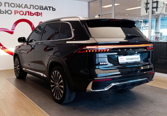 Подержанный автомобиль Geely Monjaro 2025 года (7 фото)