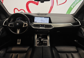 Подержанный автомобиль BMW X5 2019 года (14 фото)
