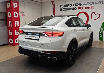Подержанный автомобиль Geely Tugella 2023 года (4 фото)