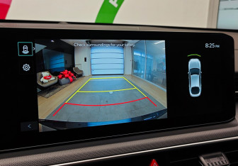 Подержанный автомобиль Kia K5 2025 года (18 фото)