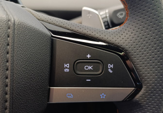 Подержанный автомобиль Changan UNI-V 2024 года (21 фото)