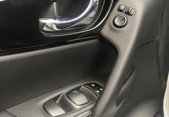 Подержанный автомобиль Nissan X-Trail 2022 года (12 фото)