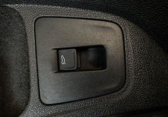 Подержанный автомобиль Volkswagen Tiguan 2019 года (18 фото)