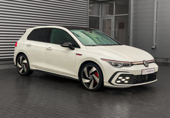 Подержанный автомобиль Volkswagen Golf GTI Hatchback 2021 года (3 фото)