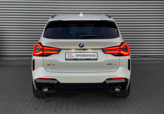 Подержанный автомобиль BMW X3 2024 года (7 фото)