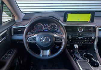 Подержанный автомобиль Lexus RX 2020 года (15 фото)