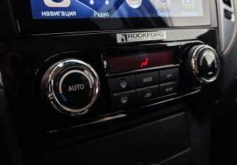 Подержанный автомобиль Mitsubishi Pajero 2019 года (9 фото)