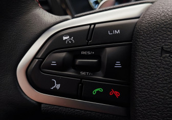 Подержанный автомобиль Geely Tugella 2024 года (11 фото)