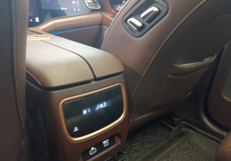 Подержанный автомобиль Exeed VX 2024 года (12 фото)