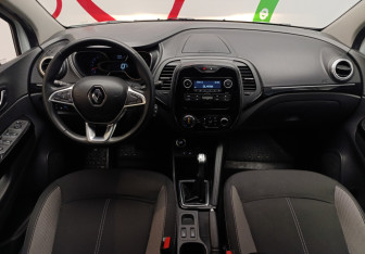 Подержанный автомобиль Renault Kaptur 2020 года (10 фото)