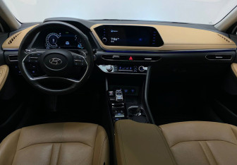 Подержанный автомобиль Hyundai Sonata 2021 года (24 фото)